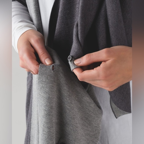 Lululemon After Asana Wrap One Size Fits Most Medium Dark Grey  Cashmere Blend - Picture 9 of 14